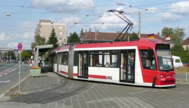 Straßenbahn am Westfriedhof